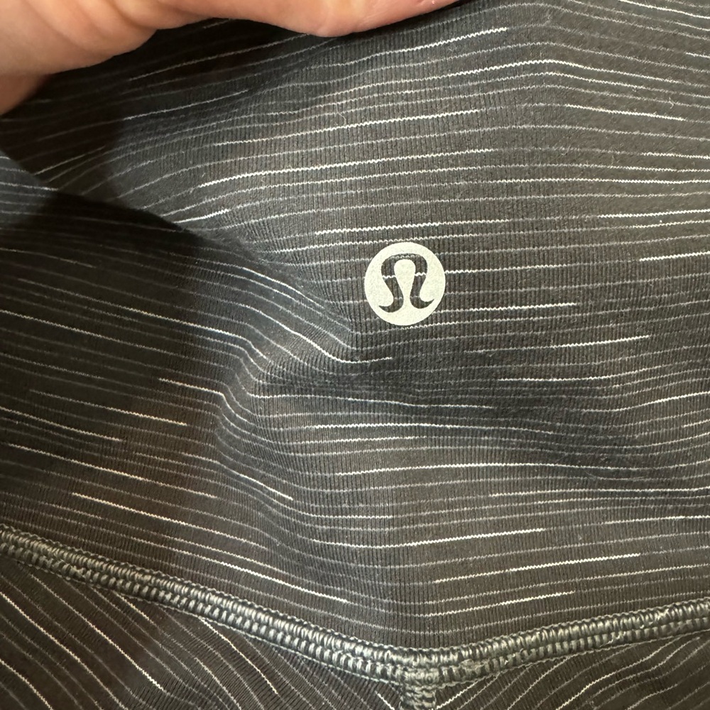 Lululemon ombré leggings size 6 - Picture 3 of 4